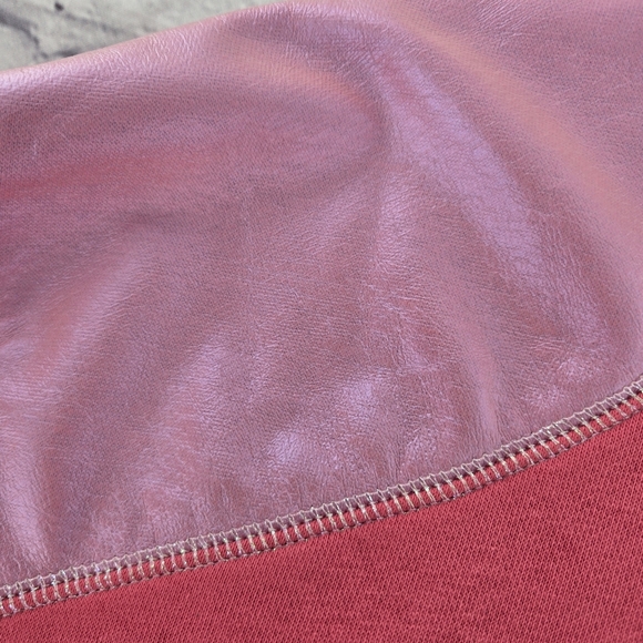 Nike Cropped Pink Swoosh graphic in front Sweatsirt Size M NWT - Picture 6 of 12